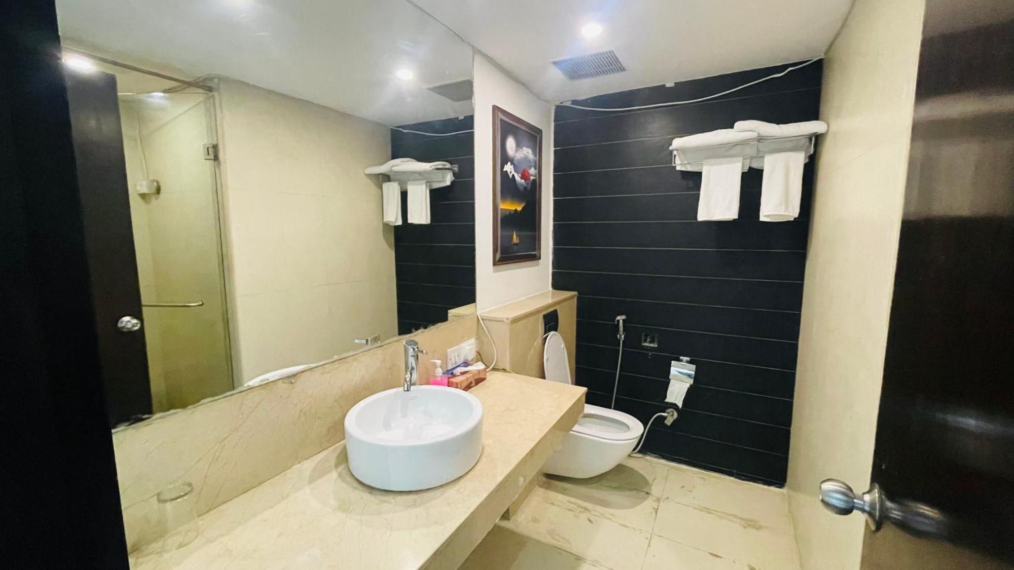 Saltstayz Select - Malcha & Chankyapuri Neu-Delhi Exterior foto